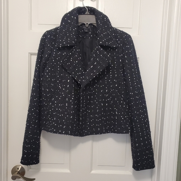 Ann Taylor Black & White Crop Style Blawr Jacket Size 4, Stylish, Chic - Picture 9 of 11
